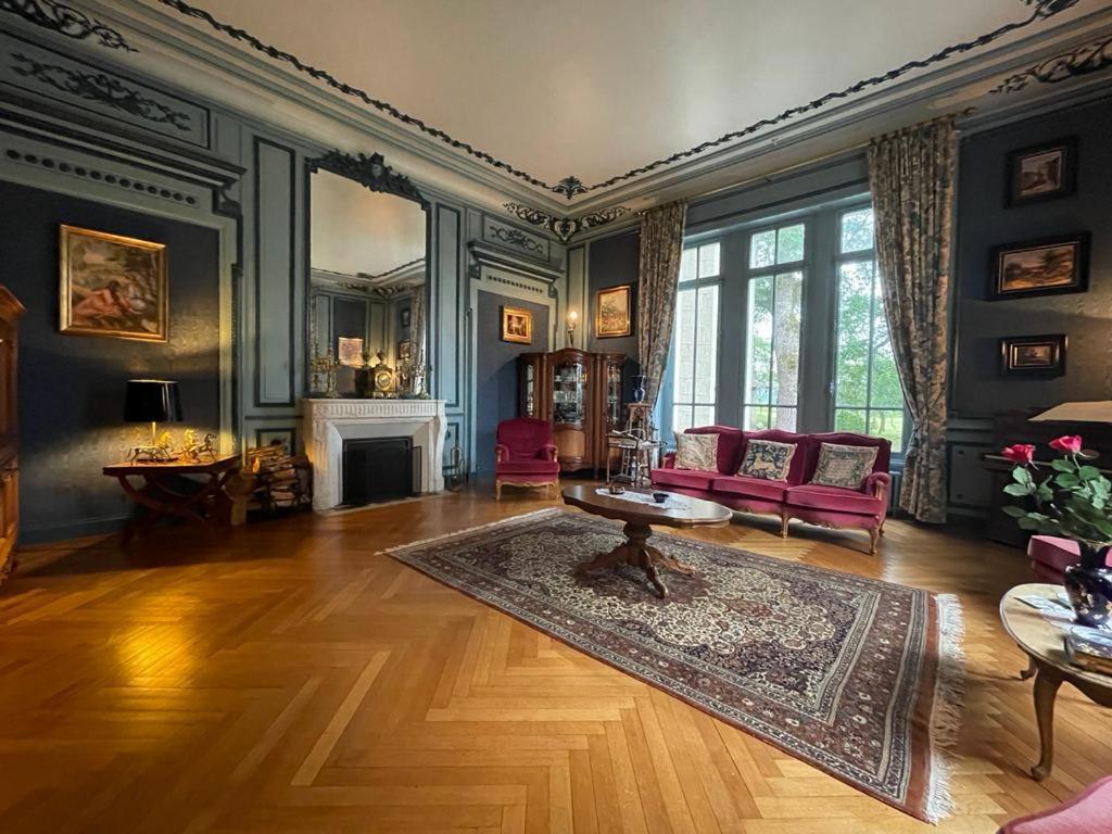 Bed and Breakfast Chateau Maleplane Сен-Леонар-де-Нобла Экстерьер фото