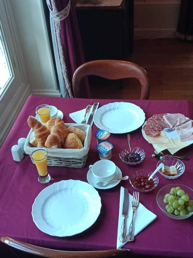 Bed and Breakfast Chateau Maleplane Сен-Леонар-де-Нобла Экстерьер фото
