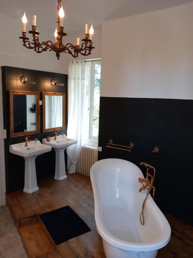 Bed and Breakfast Chateau Maleplane Сен-Леонар-де-Нобла Экстерьер фото