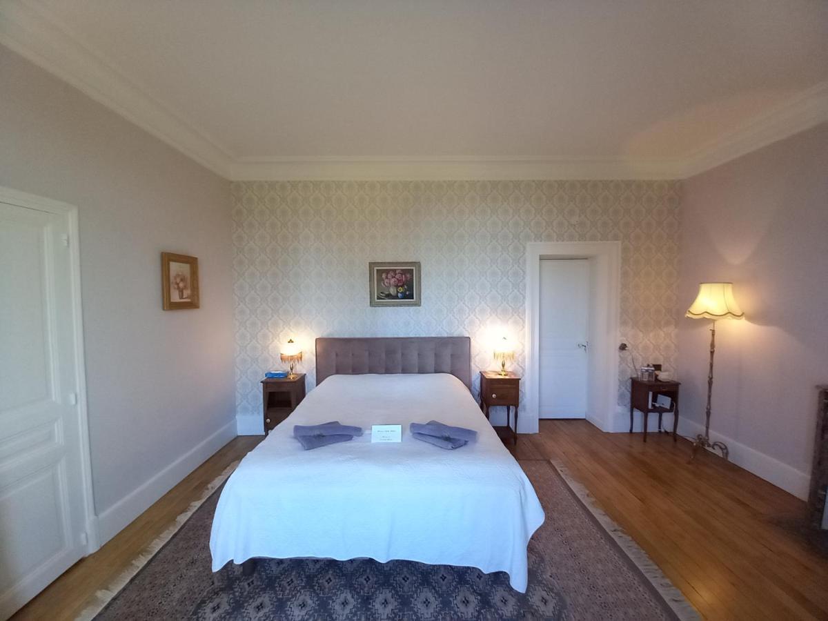Bed and Breakfast Chateau Maleplane Сен-Леонар-де-Нобла Экстерьер фото