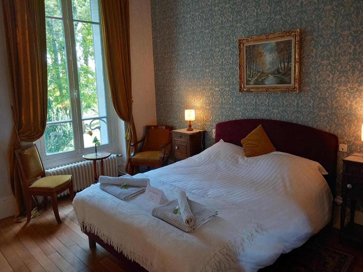 Bed and Breakfast Chateau Maleplane Сен-Леонар-де-Нобла Экстерьер фото