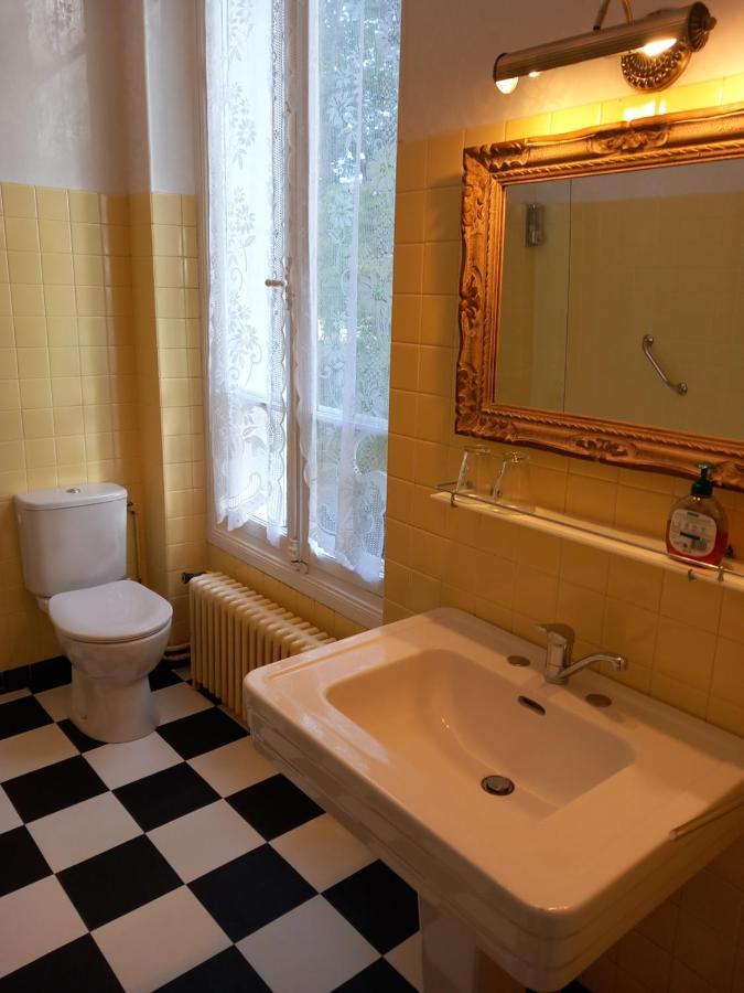 Bed and Breakfast Chateau Maleplane Сен-Леонар-де-Нобла Экстерьер фото