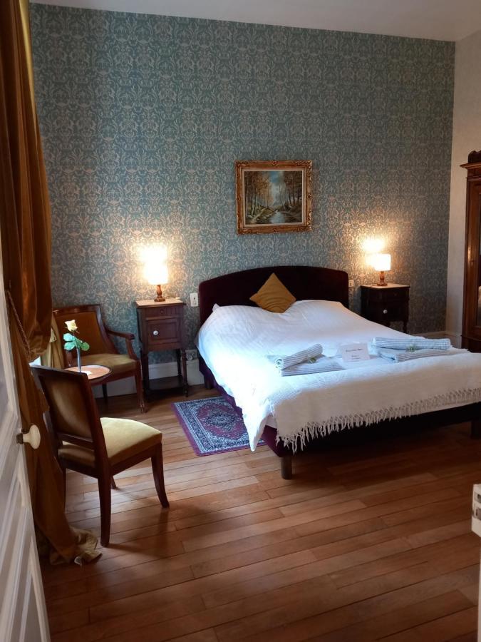 Bed and Breakfast Chateau Maleplane Сен-Леонар-де-Нобла Экстерьер фото