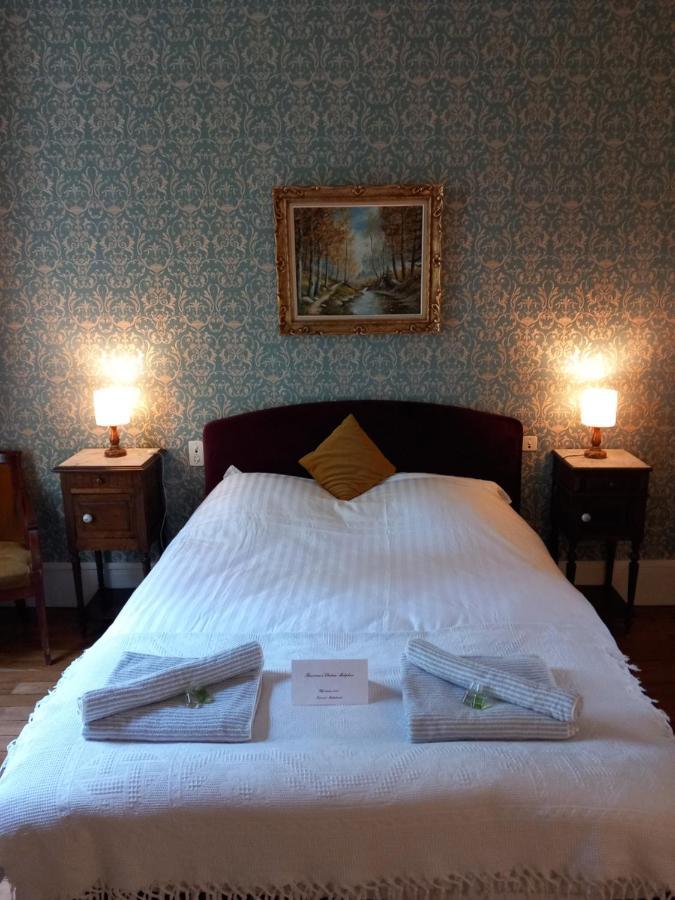 Bed and Breakfast Chateau Maleplane Сен-Леонар-де-Нобла Экстерьер фото